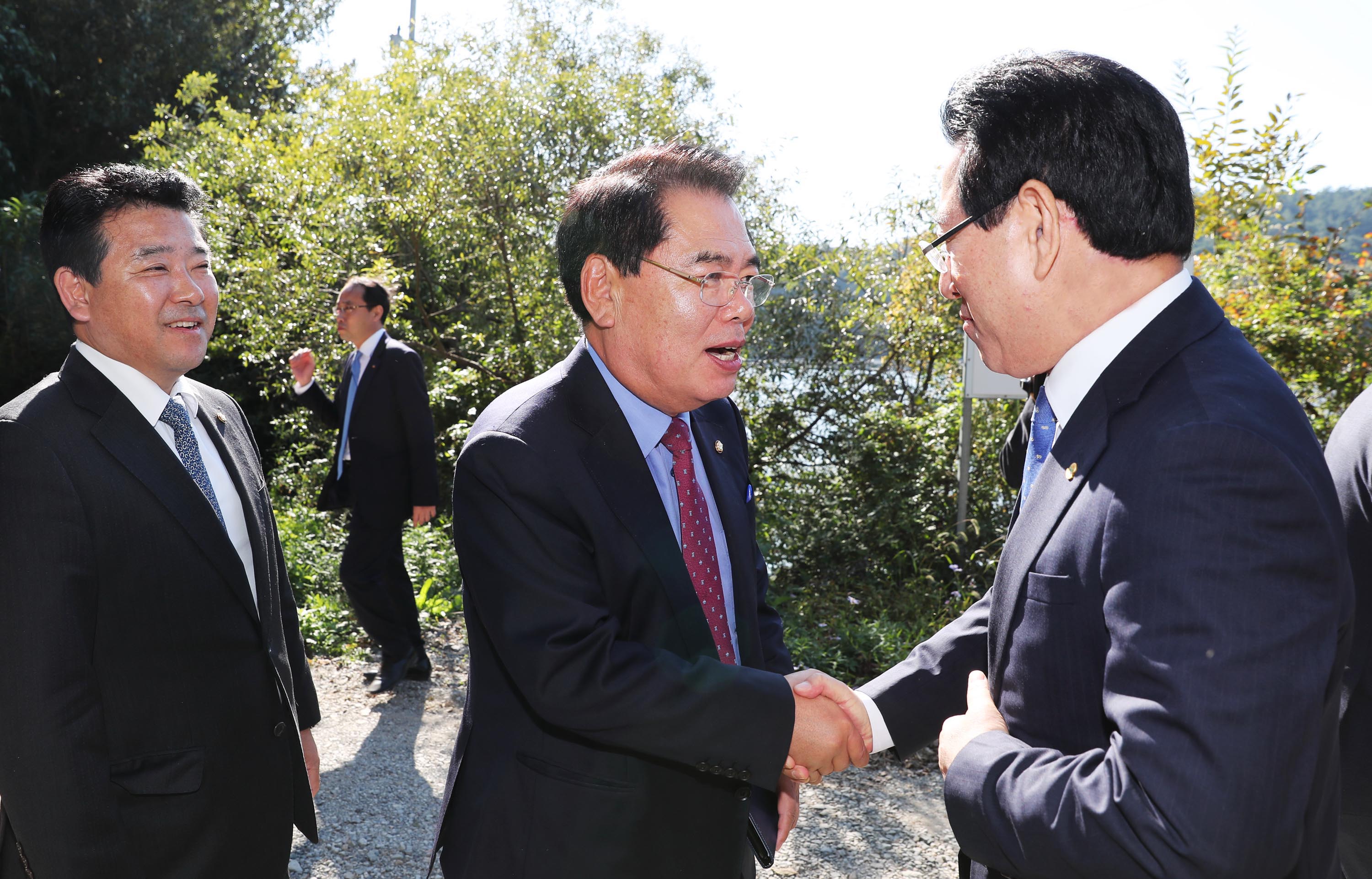 국회 산업통상자원중소벤처기업위원회 함평  수상태양광발전소 방문1