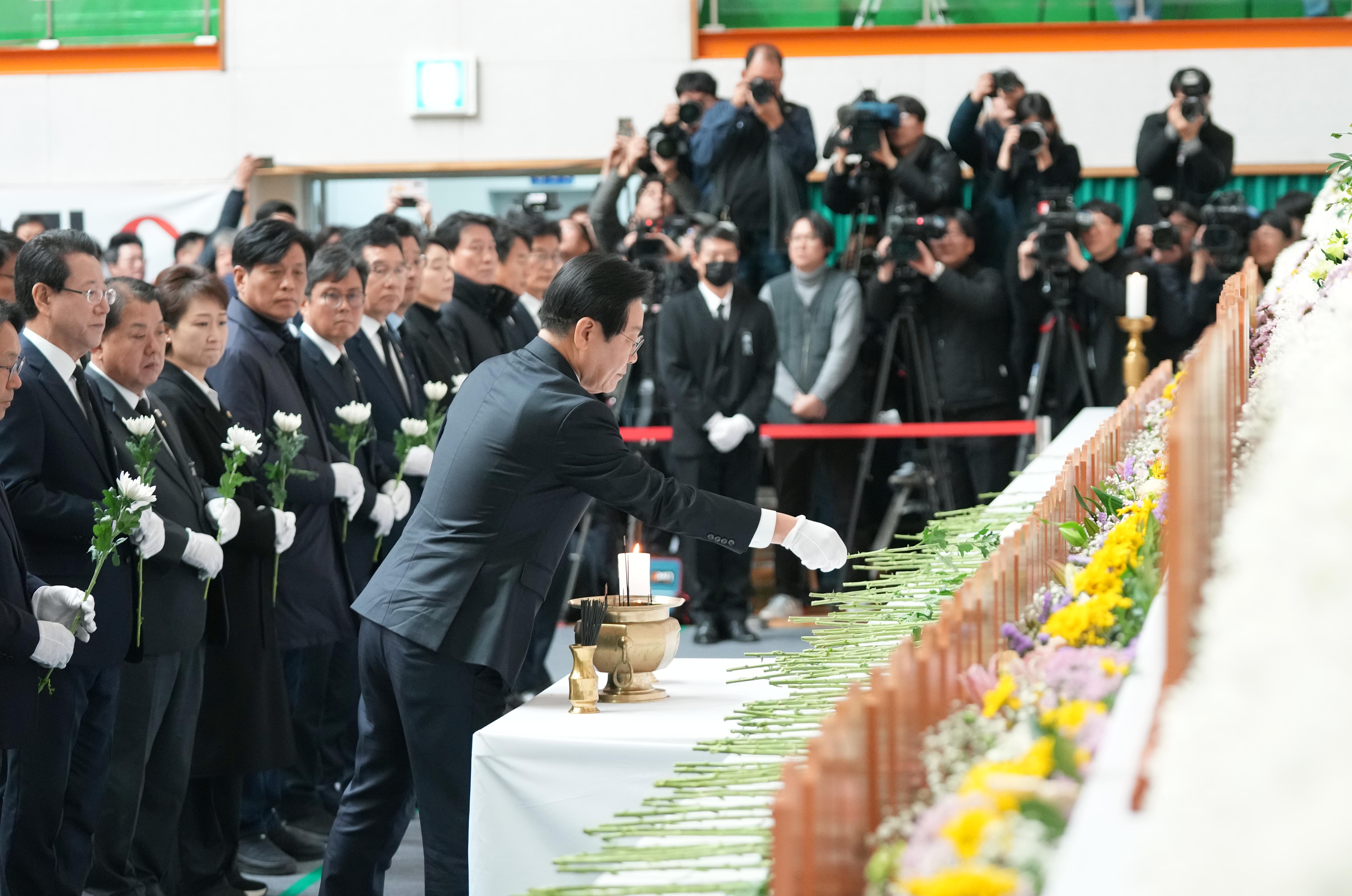 제주항공 여객기 사고 합동분향소 참배1