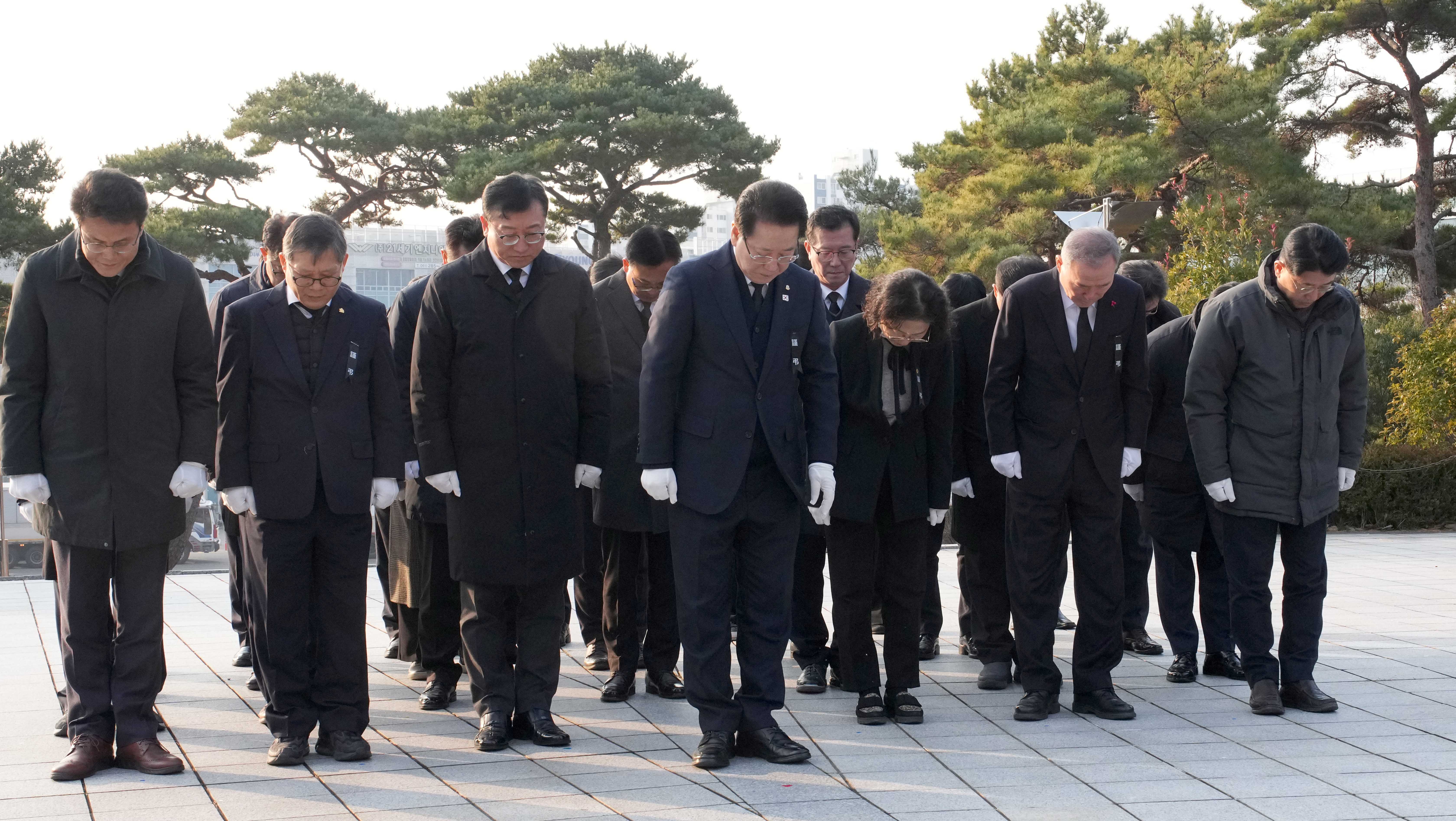 을사년 새해 목포 현충탑 참배3