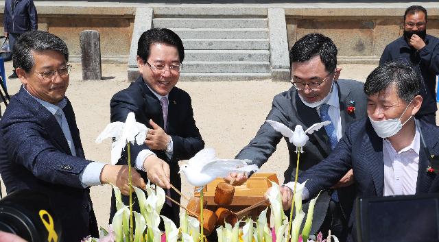 부처님 오신 날 구례 화엄사 방문 예불