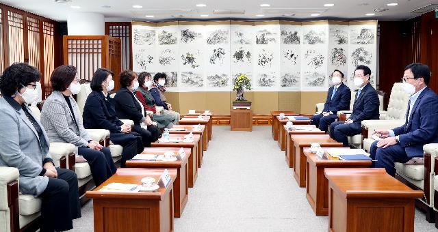 (사)한국여성농업인 전라남도연합회(회장 김농선) 임원과 간담회