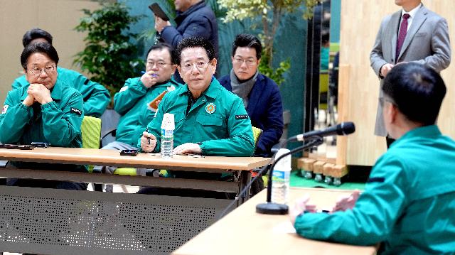 최상목 대통령 권한대행 부총리 겸 기획재정부 장관, 무안공항 항공기 폭발사고 긴급대책회의